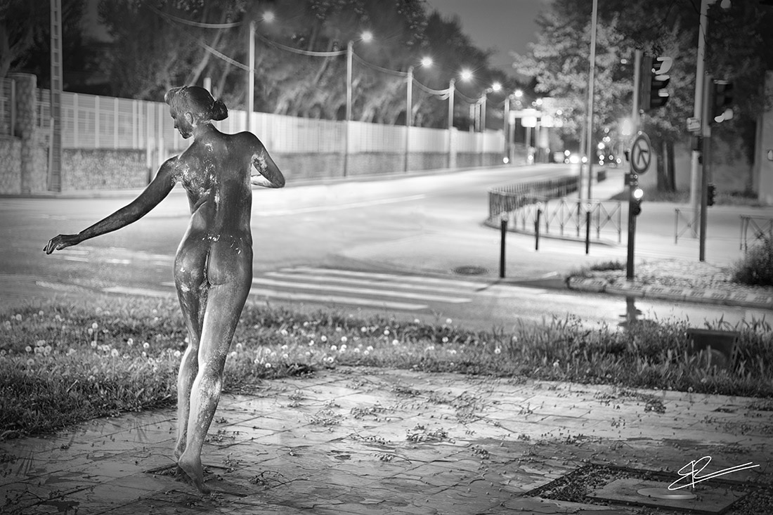 Mademoiselle ? Avez vous l'attestation de déplacement dérogatoire indispensable à la pratique de votre activité physique ?